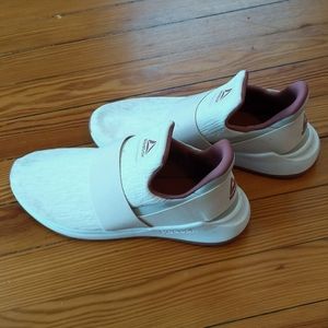 Reebok ever road dmx slip on size 7 or 37.5